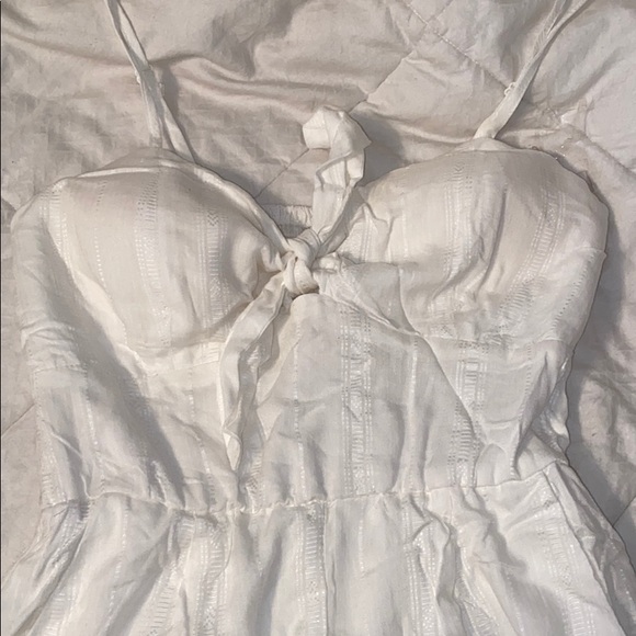 White romper - Picture 2 of 3